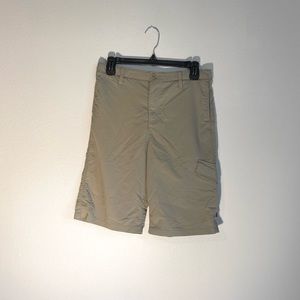 Under Armour Golf Shorts Size 18 (Youth XL)